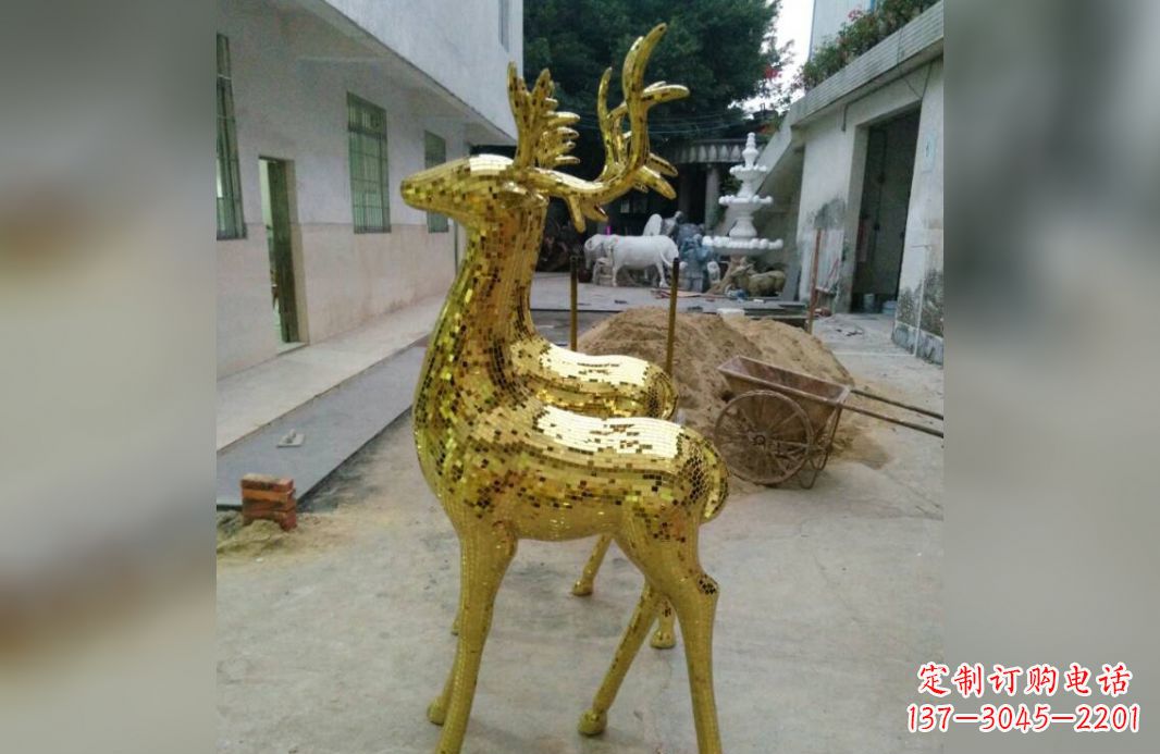 潍坊不锈钢鹿公园的动物雕塑