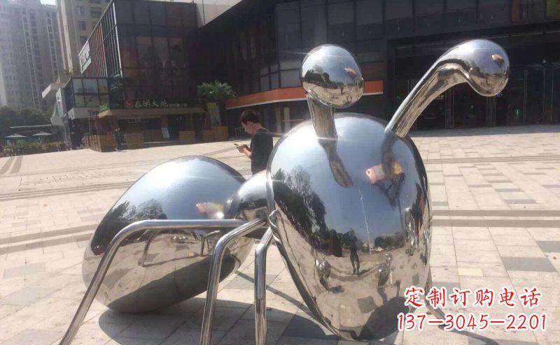 潍坊不锈钢蚂蚁雕塑精美而富有讽刺意味