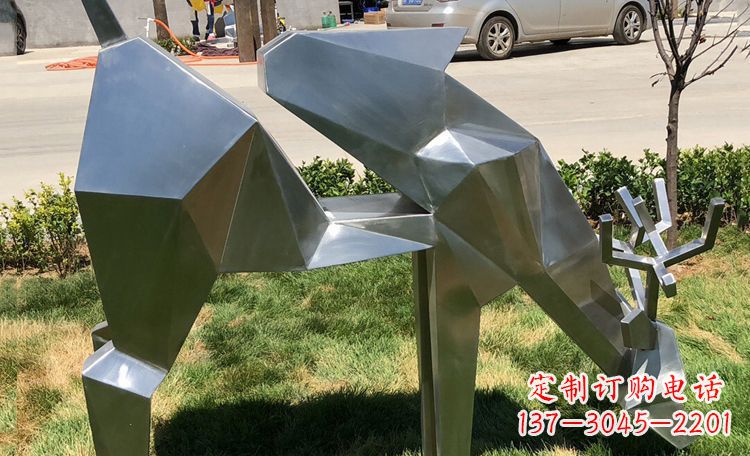 潍坊不锈钢梅花鹿雕塑给公园带来美丽风景