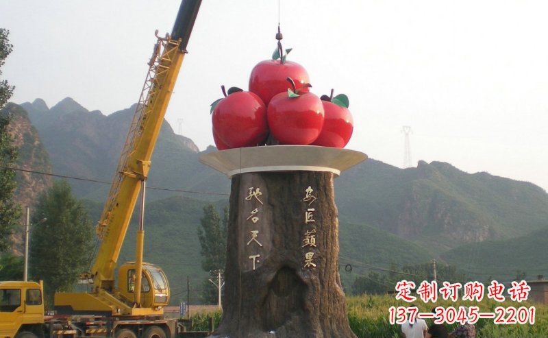 潍坊不锈钢苹果雕塑艺术与科技的结合