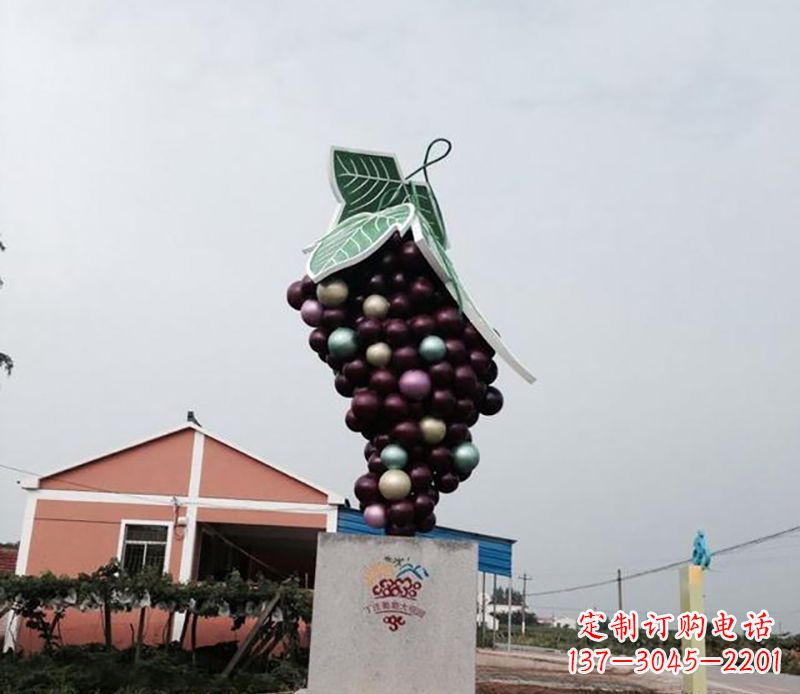 潍坊精美绝伦的不锈钢葡萄雕塑