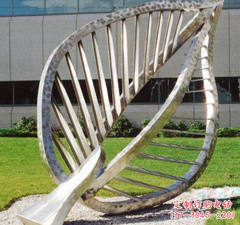 潍坊不锈钢树叶镂空景观雕塑精美而古朴