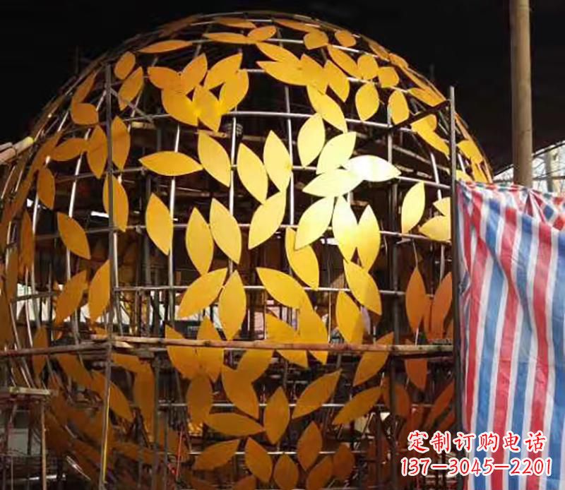 潍坊不锈钢树叶镂空球景观雕塑
