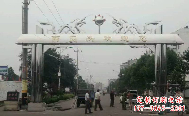 潍坊不锈钢双龙戏珠牌坊传承文化的雕塑之美