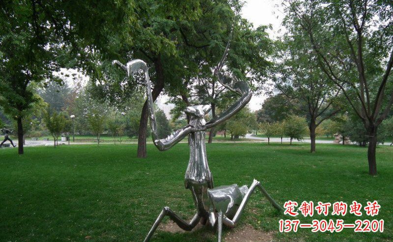 潍坊不锈钢螳螂古朴雅致的雕塑