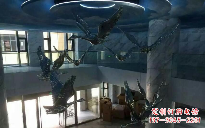 潍坊不锈钢天鹅雕塑赋予室内空间灵动之美