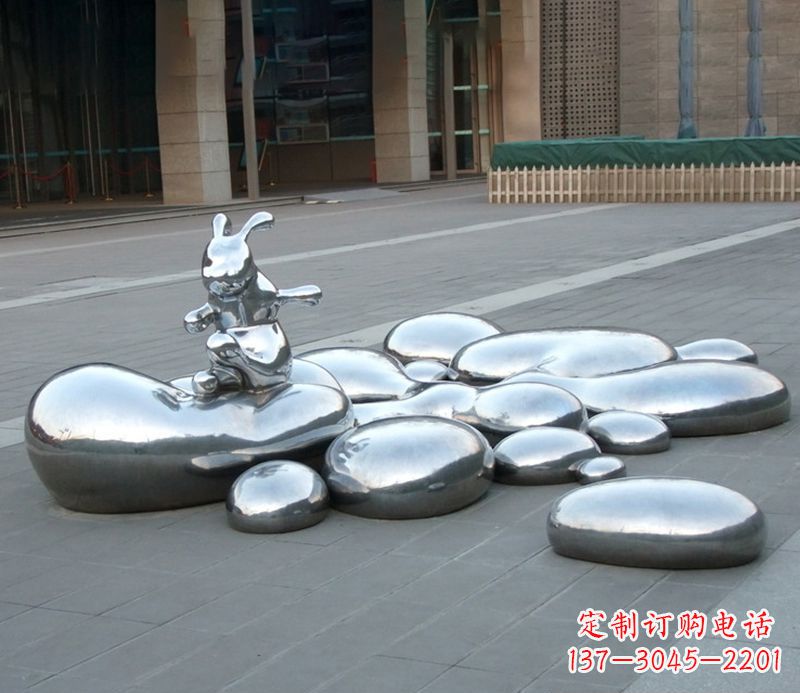 潍坊不锈钢兔子雕塑饱含艺术美感的艺术品