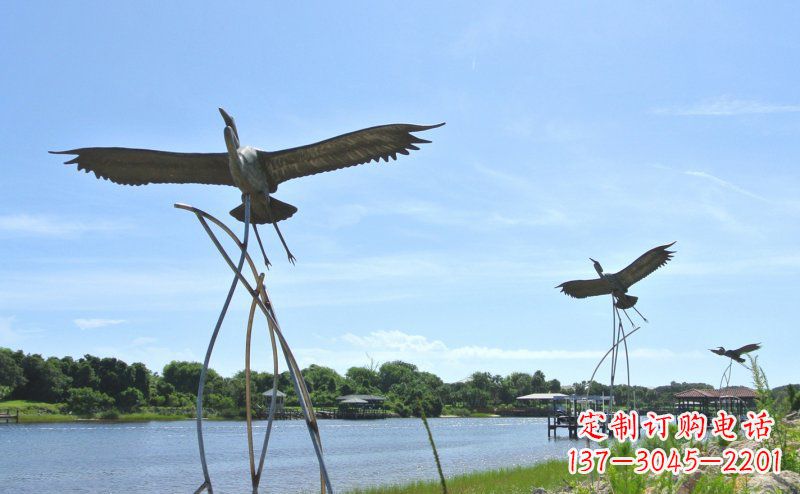 潍坊不锈钢仙鹤雕塑象征着自由之美