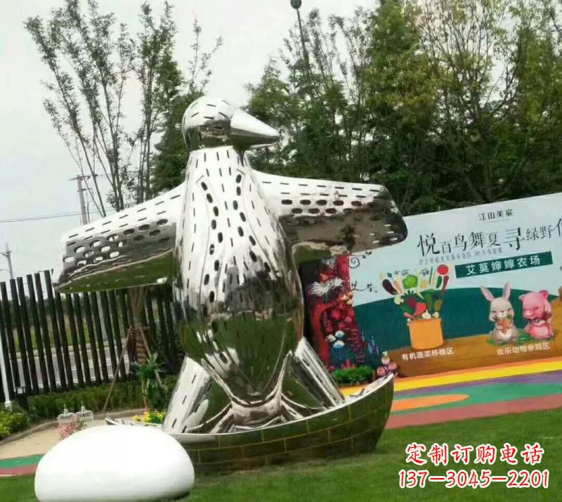 潍坊不锈钢现代企鹅雕塑