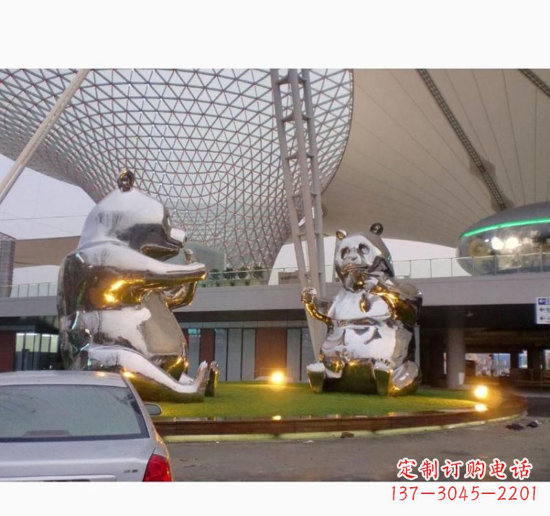 潍坊不锈钢熊猫雕塑象征中国特色文化