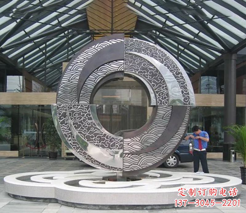 潍坊不锈钢圆环雕塑，点缀酒店空间