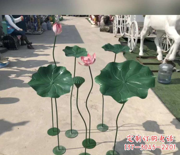 潍坊不锈钢荷花雕塑象征着美丽的永恒
