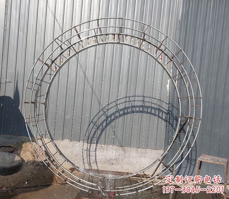 潍坊圆环的美——不锈钢景观雕塑
