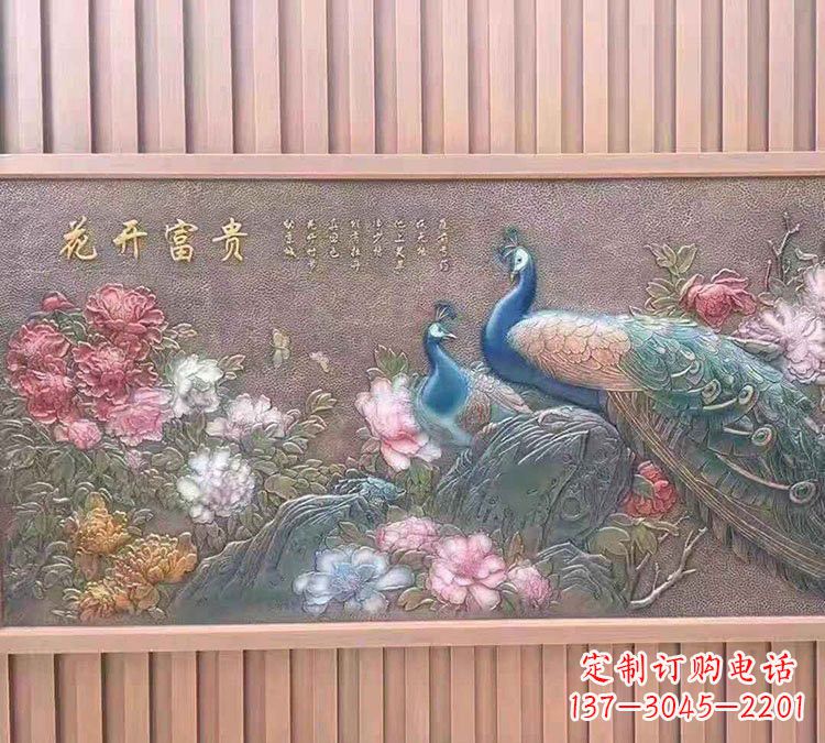 潍坊锻铜孔雀雕塑——精致而神奇的艺术品