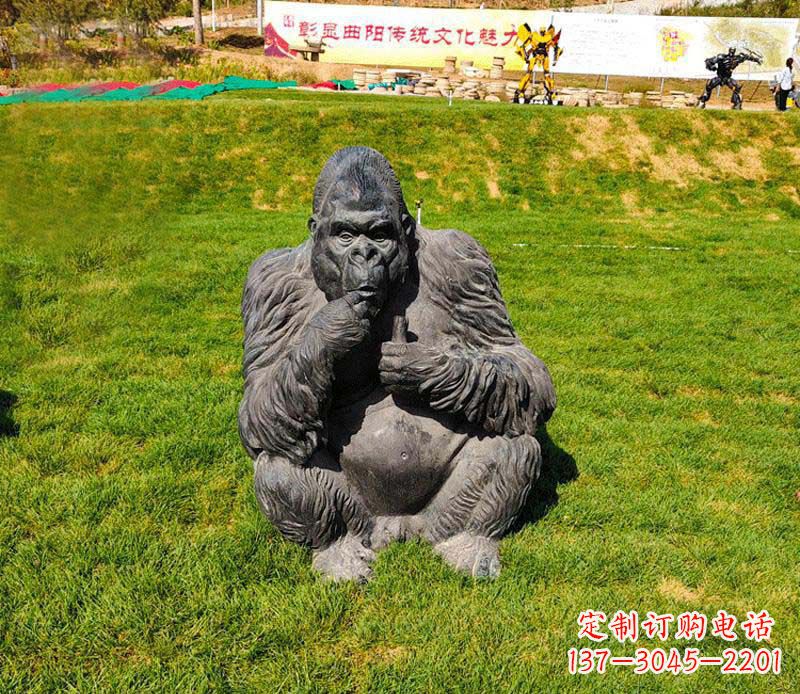 潍坊草坪猩猩公园动物石雕