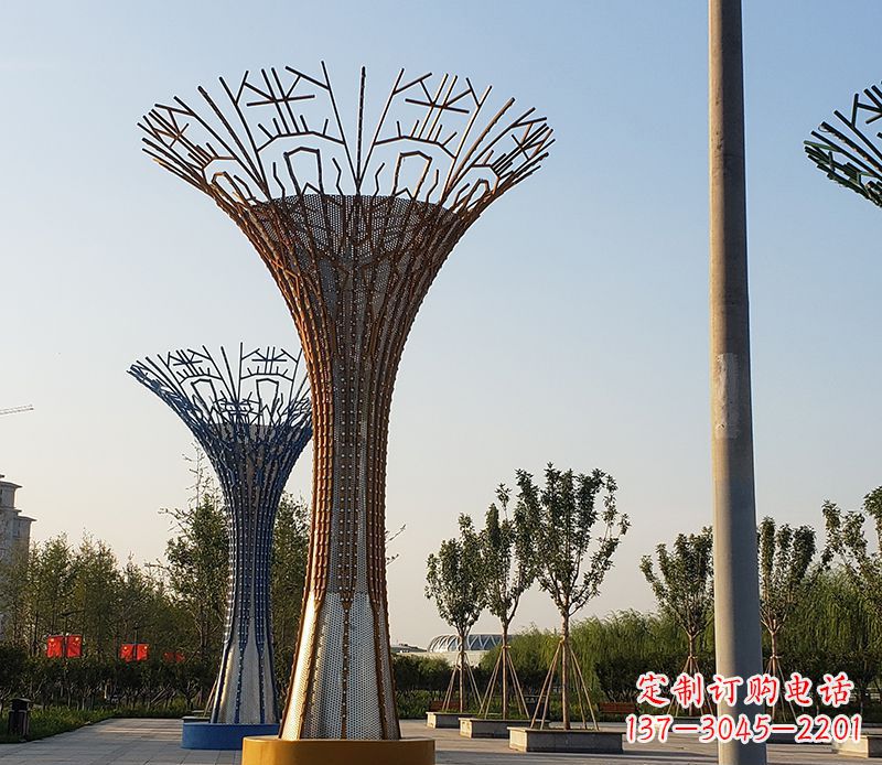 潍坊城市景观的点缀——不锈钢树叶雕塑