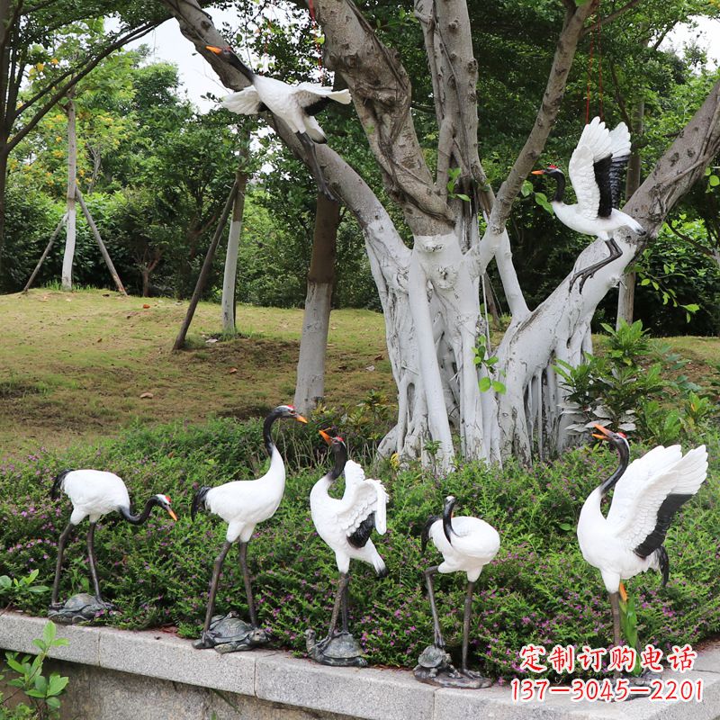 潍坊美丽的仙鹤雕塑