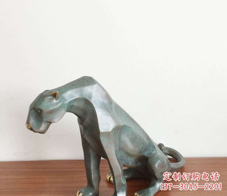 潍坊抽象豹子动物铜雕