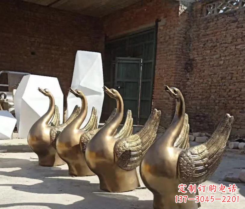 潍坊抽象广场天鹅铜雕