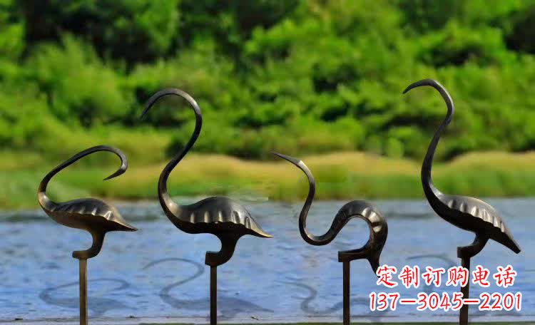 潍坊细节雕琢,让仙鹤雕塑活灵活现