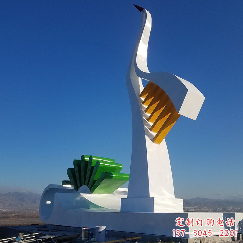 潍坊美丽的仙鹤雕塑