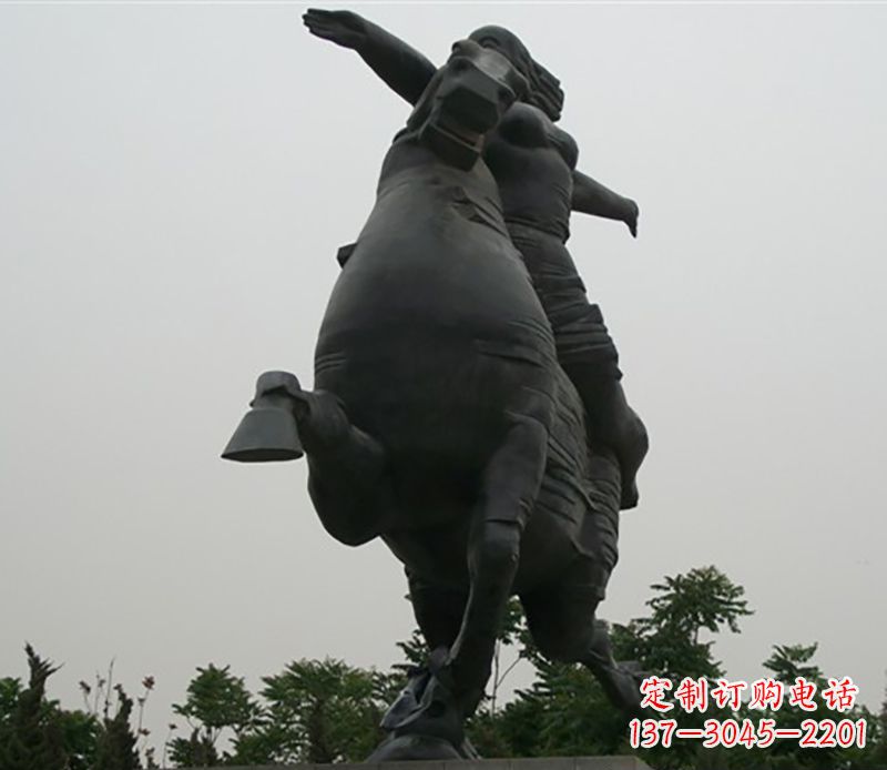 潍坊穿越时空铜人骑马铜雕