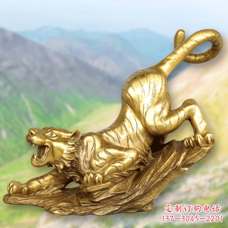 潍坊纯铜鎏金老虎下山雕塑，生肖虎动物雕塑摆件
