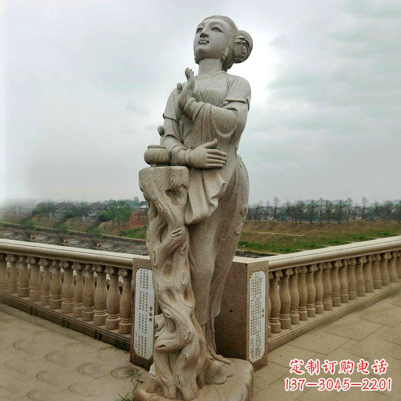 潍坊公园广场的貂蝉雕塑古代四大美女之一