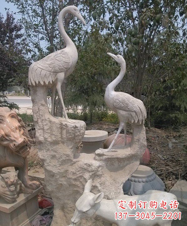 潍坊静谧优雅的丹顶鹤雕塑