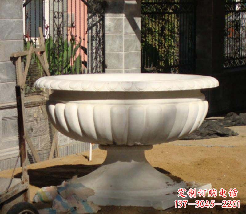 潍坊精美大理石花盆雕塑