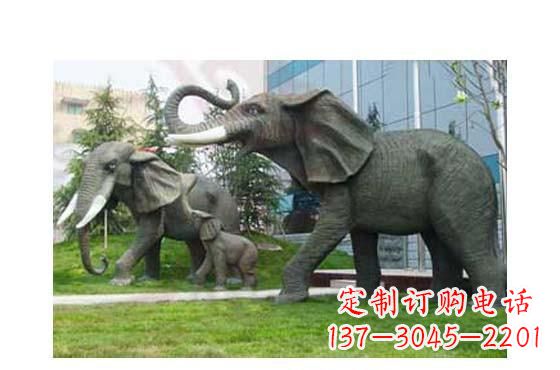 潍坊大象一家三口铜雕