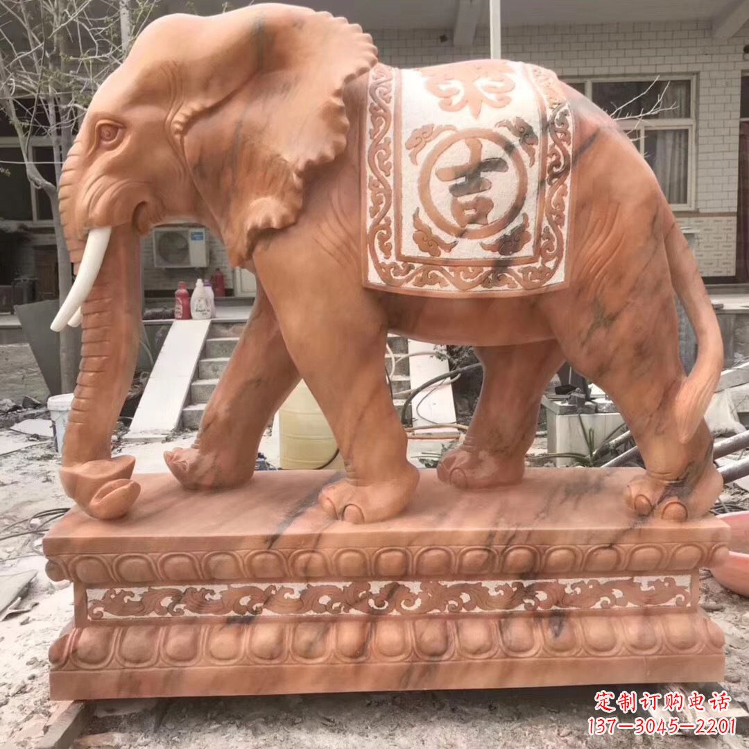 潍坊欣赏传统工艺精湛的大象雕塑