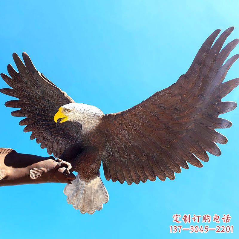潍坊精致仿真老鹰玻璃钢雕塑