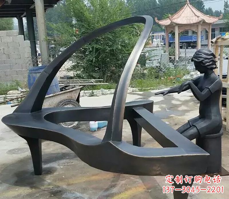潍坊钢琴抽象铜雕