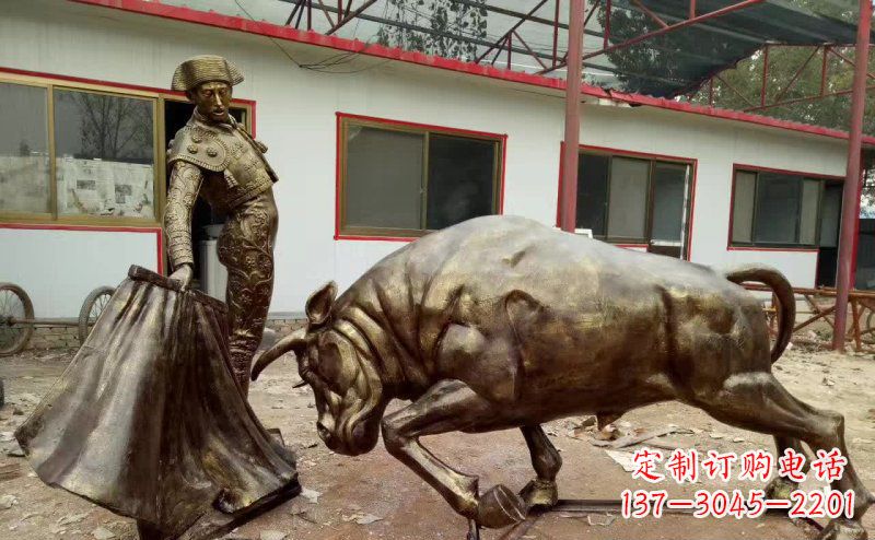 潍坊斗牛人物铜雕 (2)