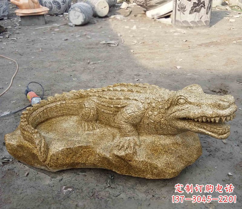 潍坊鳄鱼动物石雕