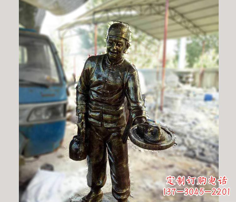 潍坊饭店上菜的店小二铜雕 
