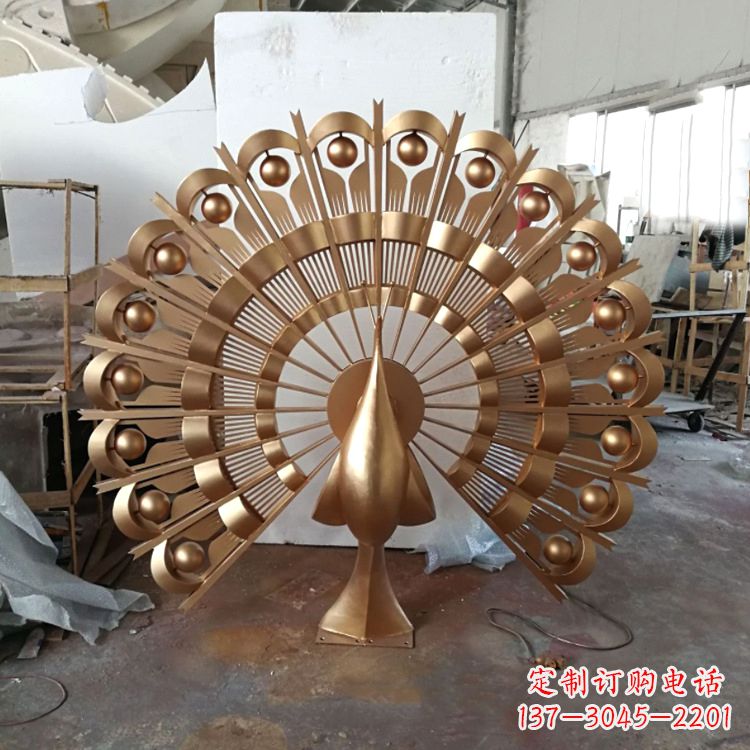潍坊精致而又经典的仿铜色不锈钢孔雀雕塑