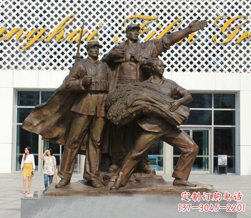 潍坊革命战士铜雕
