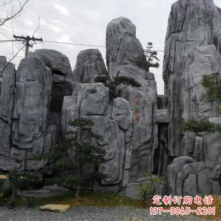 潍坊GRC塑石假山雕塑--营造一片芳草如茵的大自然风景