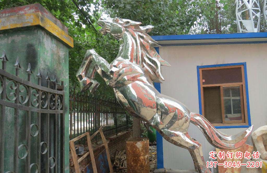 潍坊优雅凌厉的不锈钢奔跑马雕塑