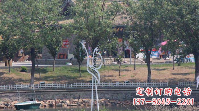 潍坊融合瑞雪灵羽,灵灯晶莹不锈钢仙鹤雕塑