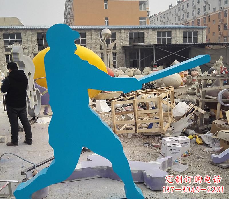 潍坊公园不锈钢打棒球雕塑2