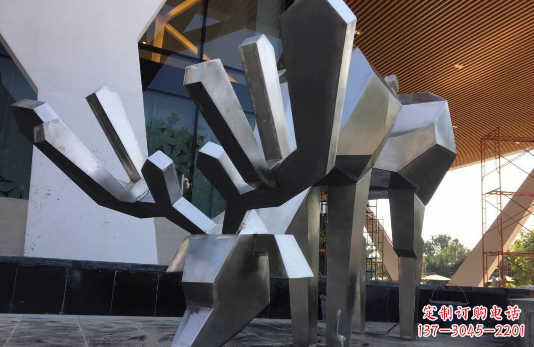 潍坊高端不锈钢抽象驯鹿雕塑