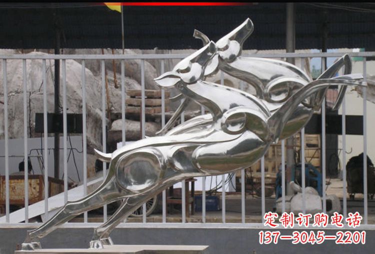 潍坊梅花鹿不锈钢高光大型雕塑