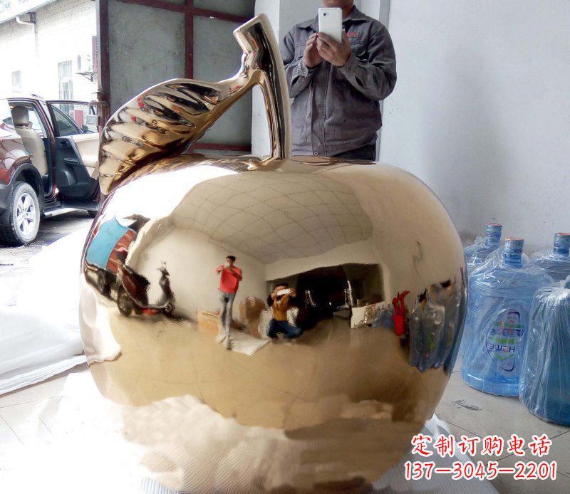 潍坊精美的不锈钢镜面苹果雕塑