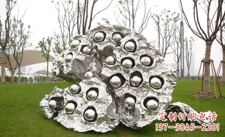 潍坊不锈钢莲蓬雕塑浓缩东方文化的美感