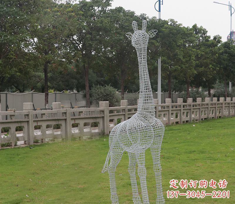 潍坊浪漫活力·不锈钢镂空长颈鹿雕塑