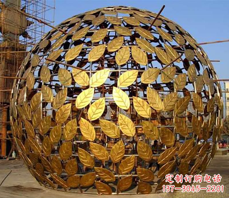潍坊不锈钢树叶镂空球景观雕塑