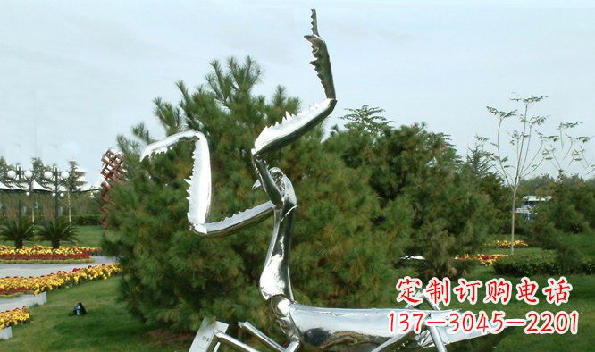 潍坊优雅大气的不锈钢螳螂雕塑